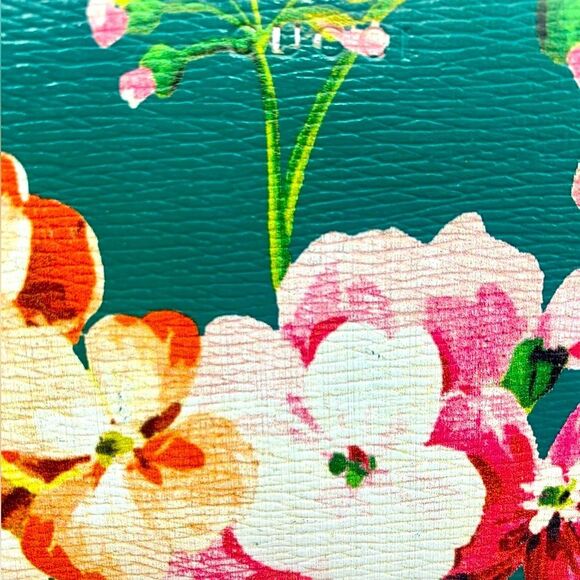 Auth GUCCI Blooms Long Green Painted Leather Zippy Wallet Very Good Preloved - Picture 9 of 11